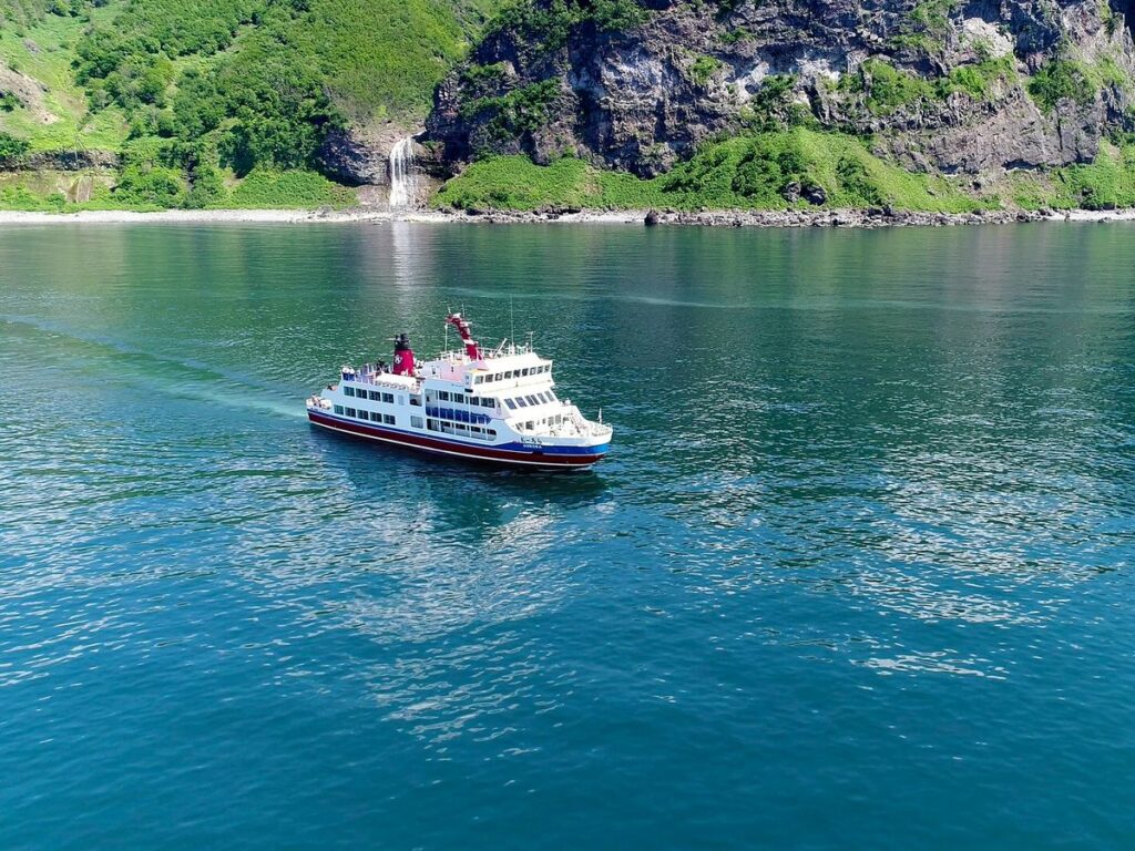 知床半岛观光游船之旅