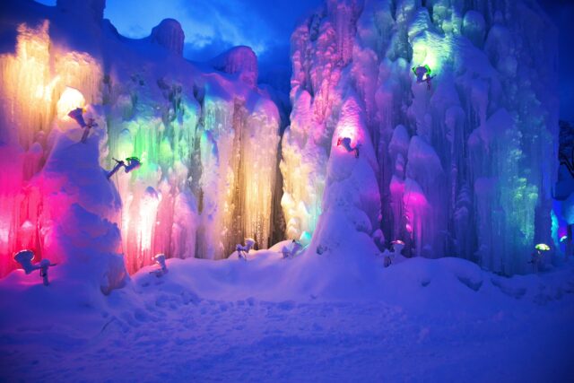 北海道　支笏湖氷濤まつり