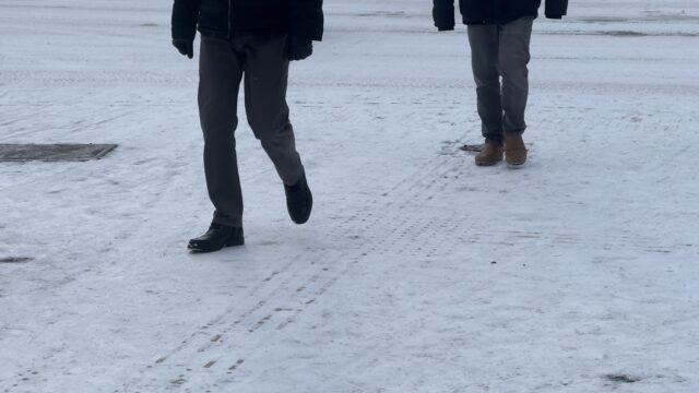 北海道　凍結路面　