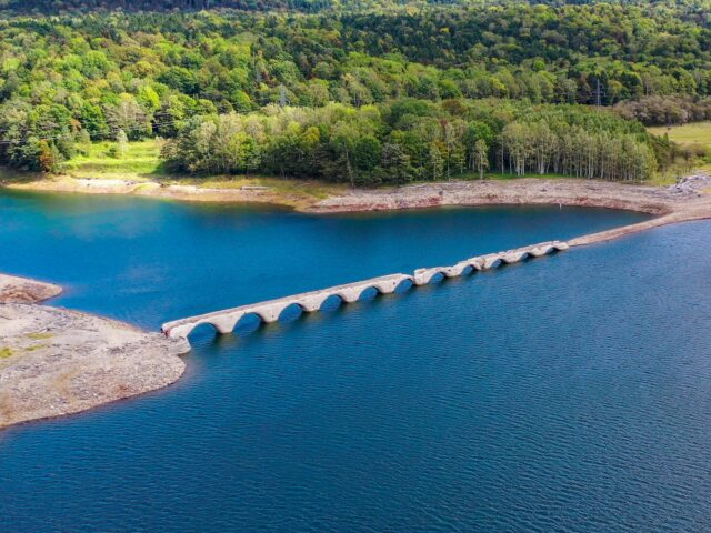 糠平湖・タウシュベツ川橋梁