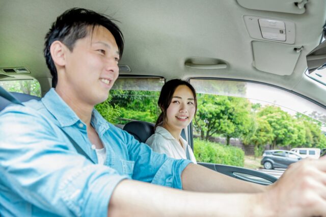 カップル　ドライブ