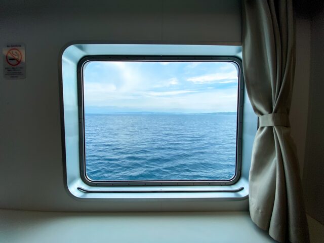 フェリー　船内